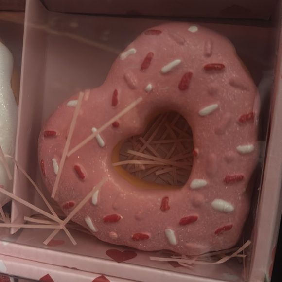 Love and Cupcakes two sets of resin faux donuts and macarons Valentines Day - Picture 5 of 8